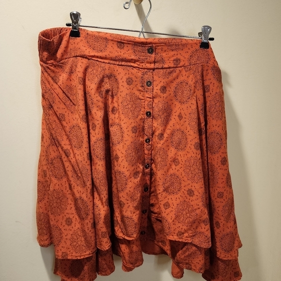 Torrid medallion tiered skater skirt size 1 - Picture 4 of 9